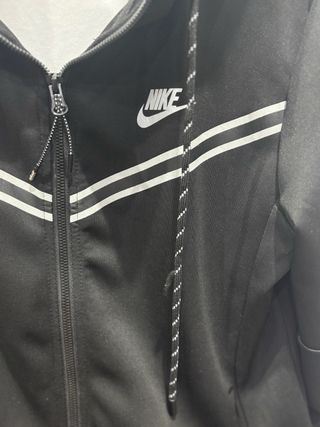 Conjunto deportivo Nike chico negro
