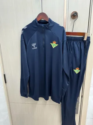 Chaqueta deportiva verde y negra invierno