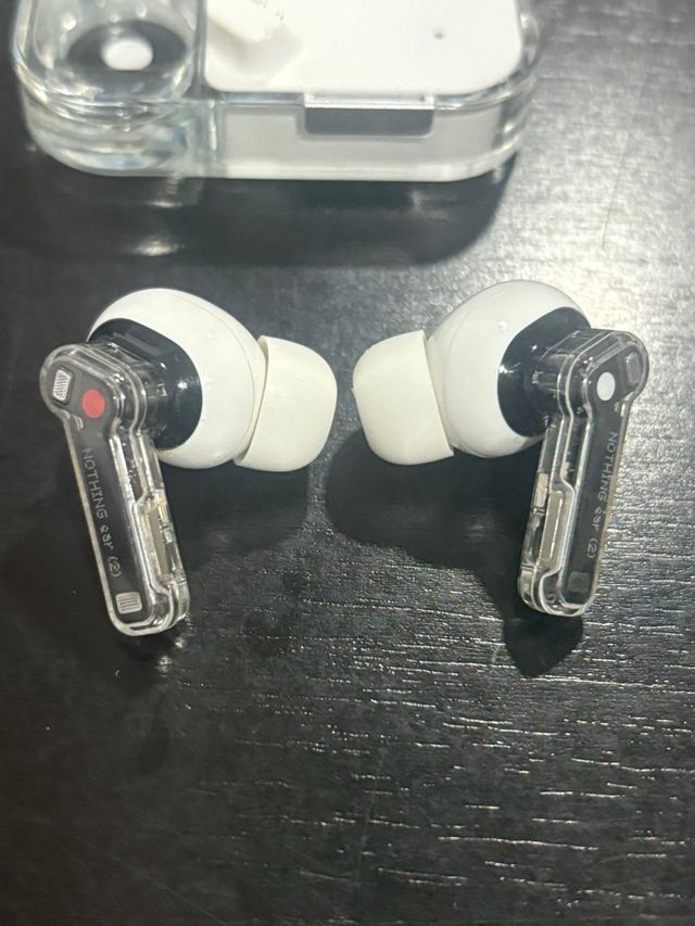Nothing Ear (2) Blancos - Estuche y Auriculares