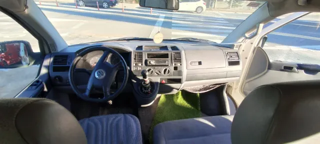 Volkswagen Transporter T5 2004