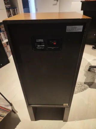 Altavoces Yamaha NS 590