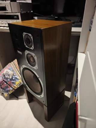 Altavoces Yamaha NS 590