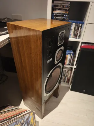 Altavoces Yamaha NS 590