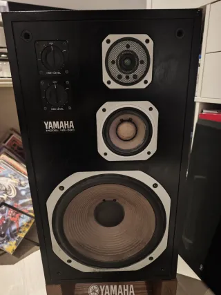 Altavoces Yamaha NS 590