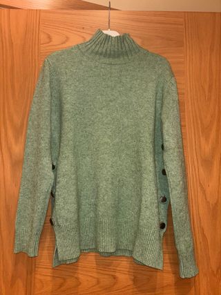 Jersey verde cuello alto con botones