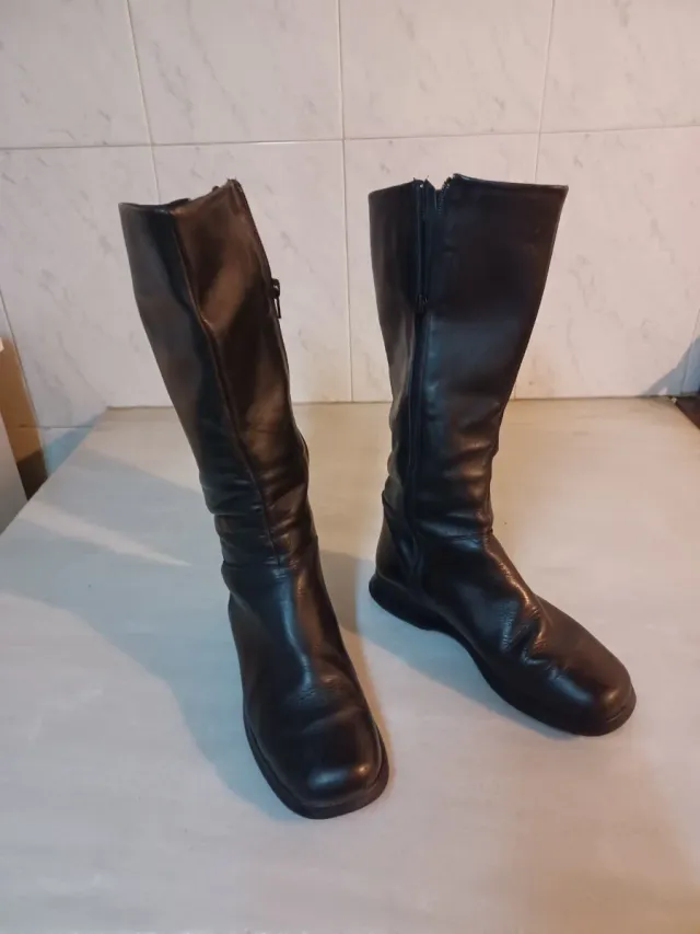 Botas altas negras