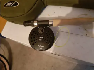 Caña a mosca de 9"JMC con carrete y funda