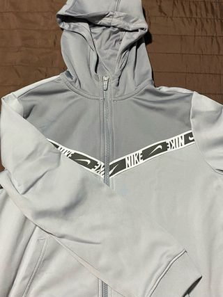 Sudadera Nike con capucha gris niño
