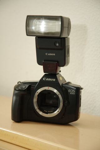 Cámara Reflex Canon AF EOS 650 Negra