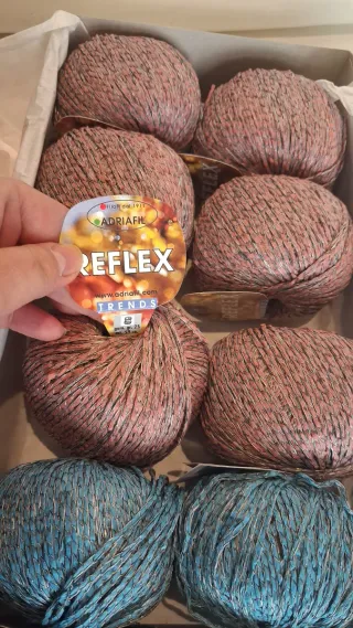 Lotto 8 gomitoli filato misto lana gatto rosa, blu