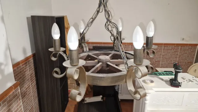 Lámpara rústica madera y metal