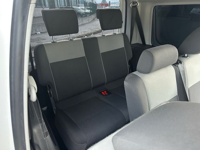 Volkswagen Caddy 2011