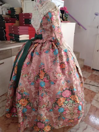 Traje de fallera más Aderezo a estrenar