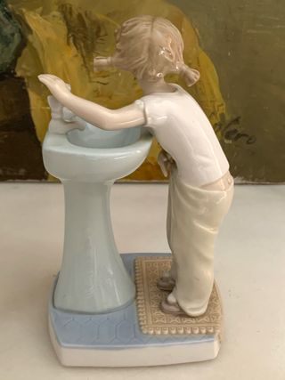 Vintage porcelana Lladró niña del lavabo
