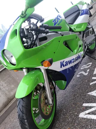 Kawasaki ZXR750 H de segunda mano por 6.500 EUR en Alcalá de