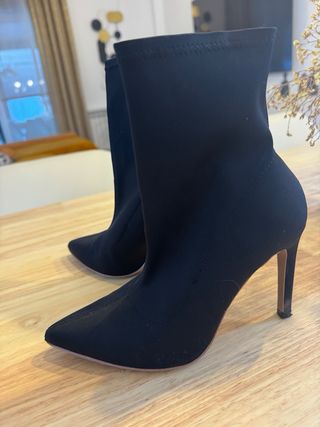Botines negros tacón aguja