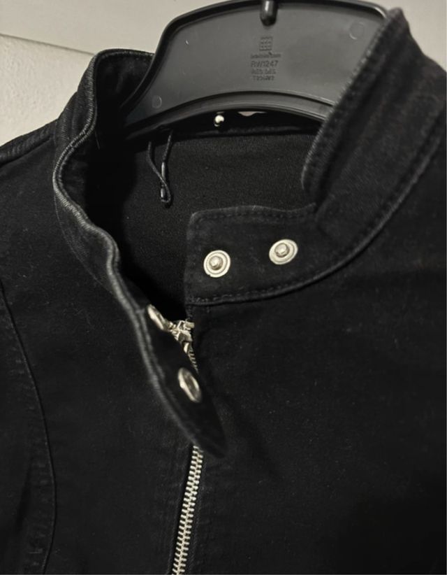 Crop top vaquero negro