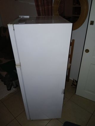 Nevera Hyundai blanca