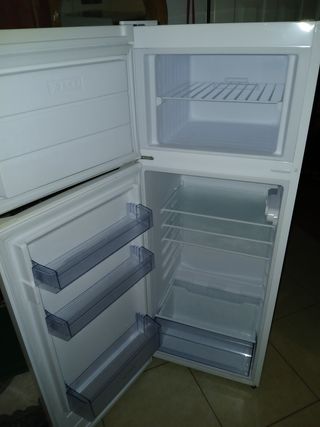 Nevera Hyundai blanca