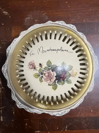 Portagioie decorato con rose e pizzo