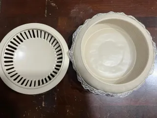 Portagioie decorato con rose e pizzo