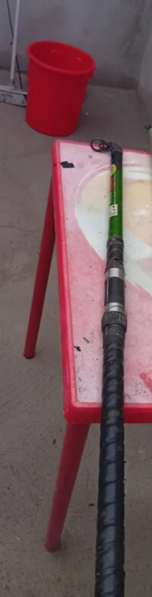 Caña de pescar SHARK WIND ACTION 100-200 telescópi