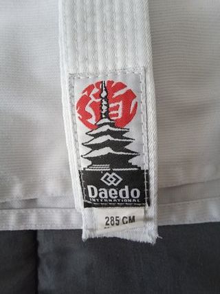 KIMONO / DOBOK TAEKWONDO CERTIF. OFICIAL INTERNAC.