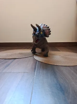 Triceratops grande figura