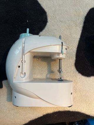 Máquina de coser portátil