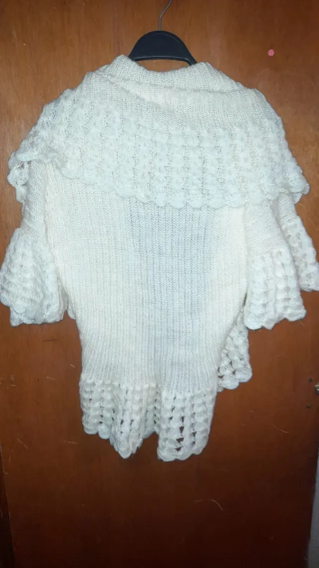 2 mañanitas una blanca azul y otra blanco roto