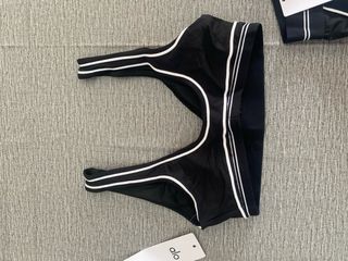 Aloyoga top sport nero con righe bianche