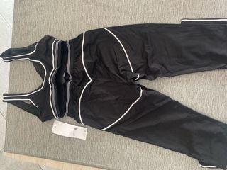 Aloyoga top sport nero con righe bianche