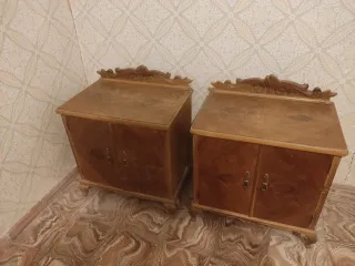 Comodini antichi in legno