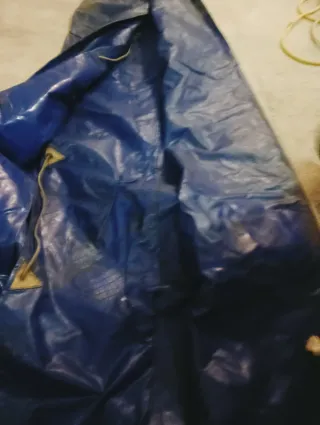 Toldo de camión azul