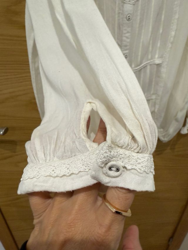 Blusa color hueso. Manga 3/4