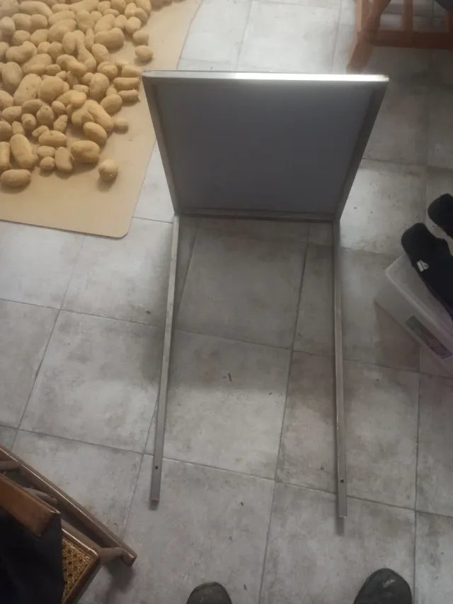 Señal v20 con marco y soporte de acero inoxidable