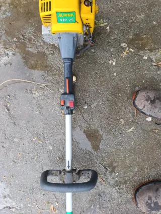 Desbrozadora de gasolina amarilla