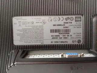 Packard Bell PC con Monitor y Teclado