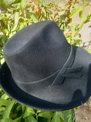 Sombrero negro mujer