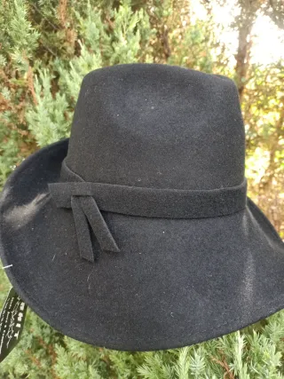 Sombrero negro mujer