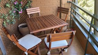 Mesa y 4 sillas de teca