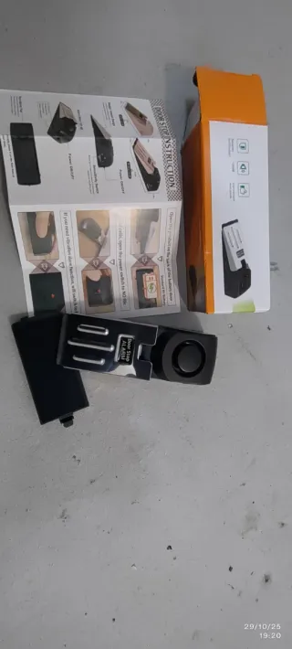 Alarma de puerta con cuña