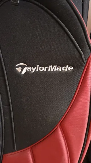 Bolsas de golf TaylorMade y Titleist