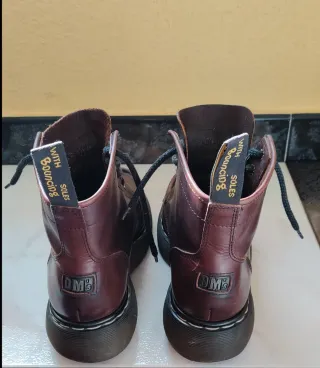 Stivali Dr. Martens AirWair Brown con finitura bordeaux