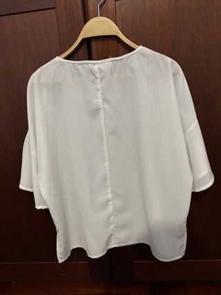 Blusa Amichi blanca manga corta talla M