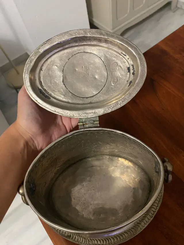 Recipiente para té árabe con tapa