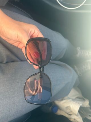 Gafas de sol de pasta negras. 