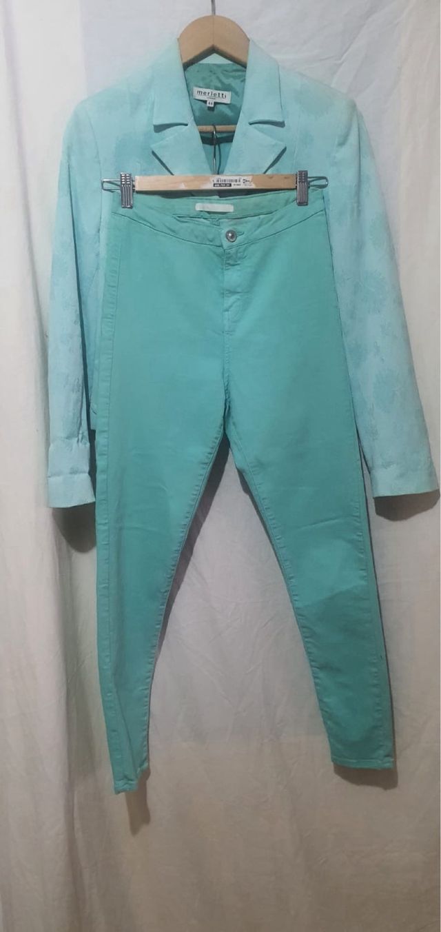 Traje chaqueta y pantalón