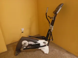 Bicicleta Elíptica BH FITNESS Brazil