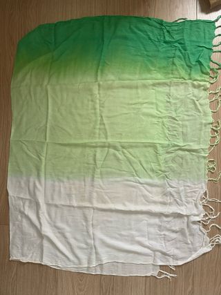 Pañuelo fular degradado verde y blanco